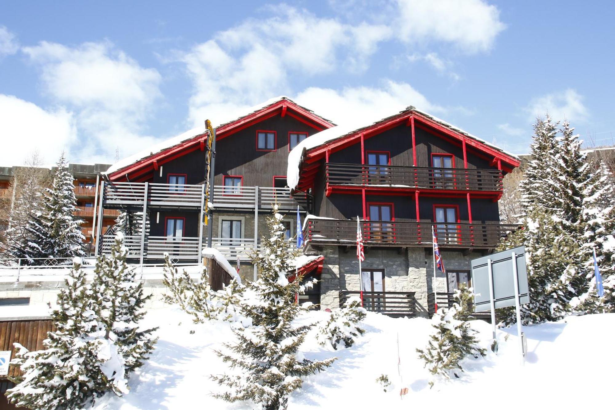 Hotel Biancaneve Sestriere Exterior photo